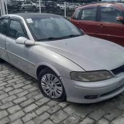 SUCATAChevrolet Vectra 2001 2.2 Milenium 4p  PARA RETIRADA DE PEÇAS